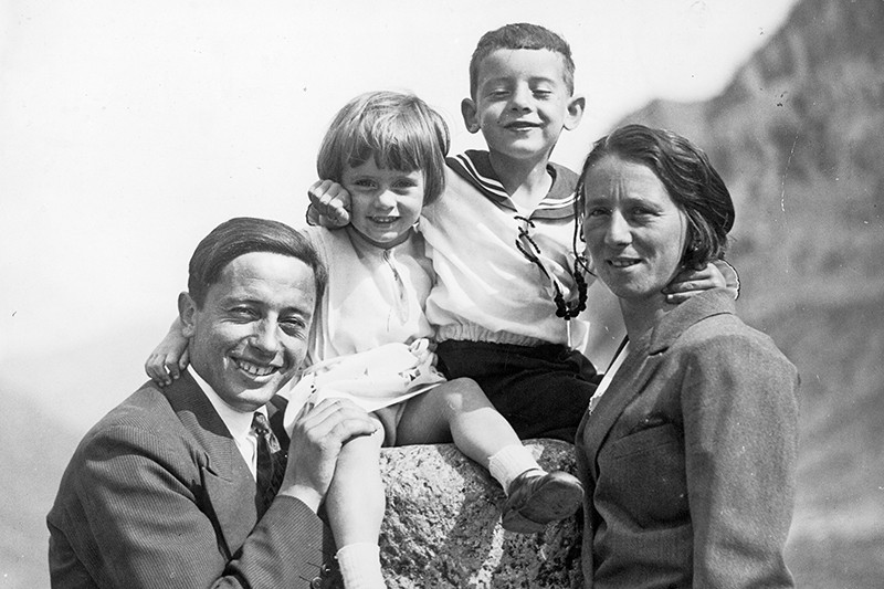 Giovanni Testa Junior und Irene Caretoni mit den 2 Kindern Plinio und Irene (Cicci)
